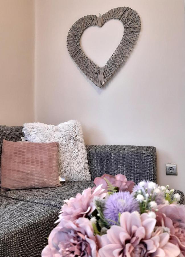 Alom Apartman Мезйокйовешд Екстер'єр фото