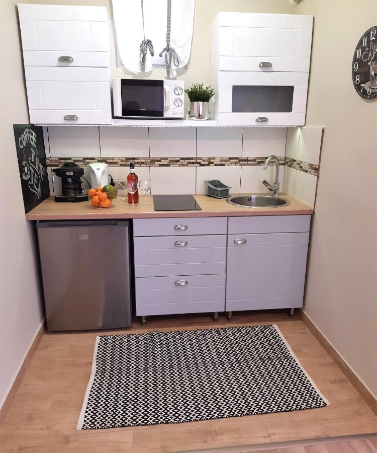 Alom Apartman Мезйокйовешд Екстер'єр фото
