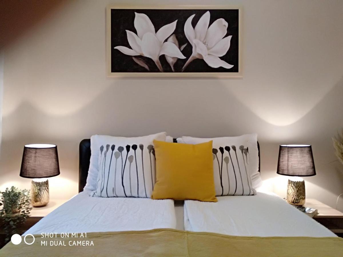 Alom Apartman Мезйокйовешд Екстер'єр фото