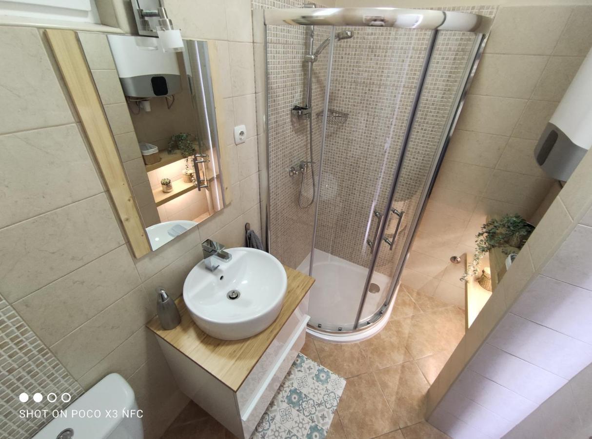 Alom Apartman Мезйокйовешд Екстер'єр фото